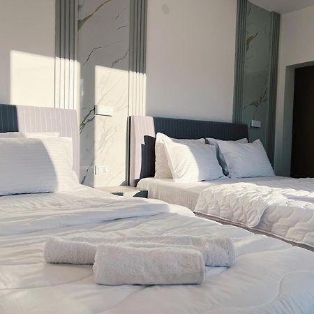 Apartments Fat E Jet - Pool & Breakfast Ulcinj Bagian luar foto