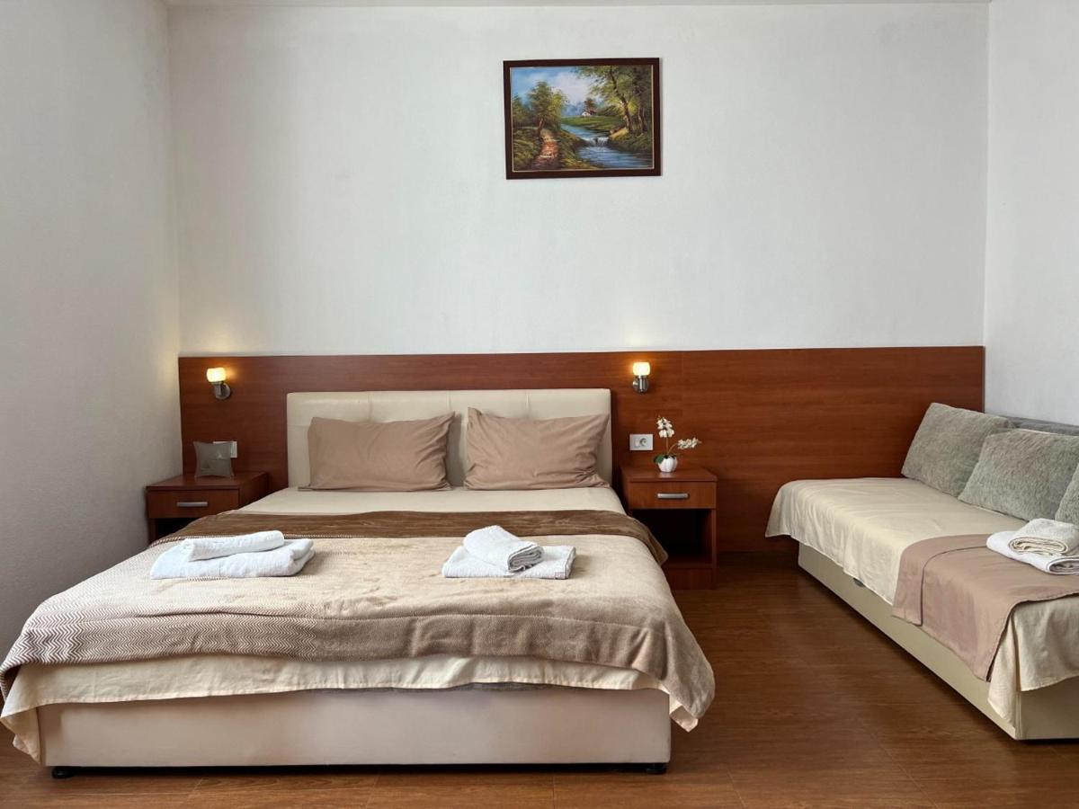 Apartments Fat E Jet - Pool & Breakfast Ulcinj Bagian luar foto