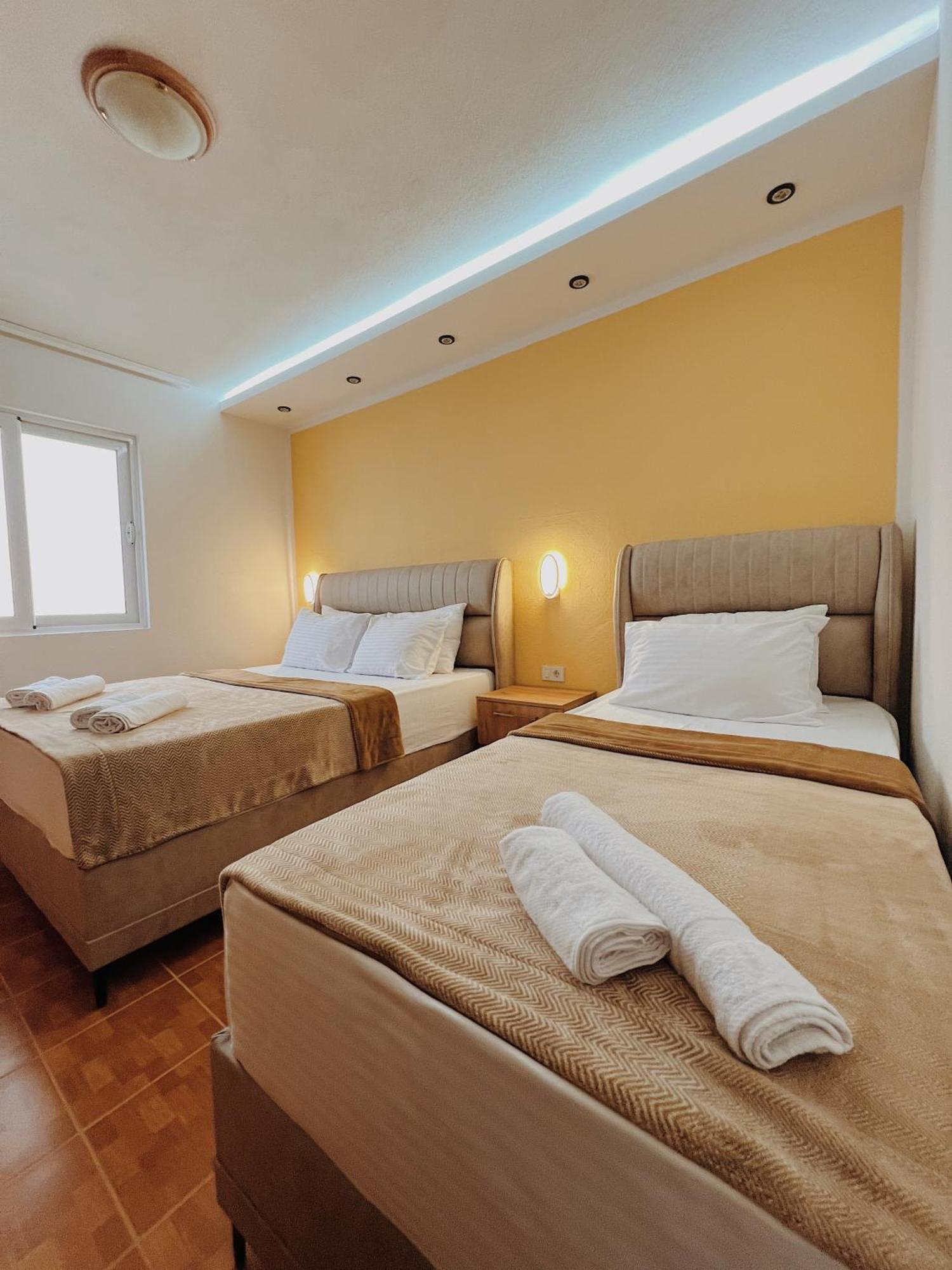 Apartments Fat E Jet - Pool & Breakfast Ulcinj Bagian luar foto