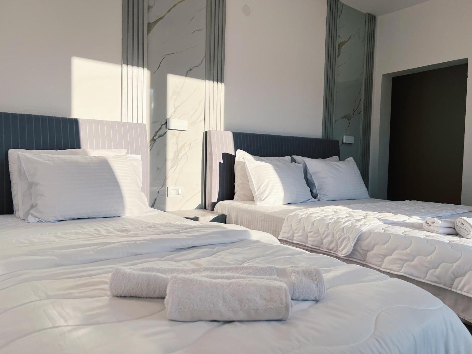 Apartments Fat E Jet - Pool & Breakfast Ulcinj Bagian luar foto