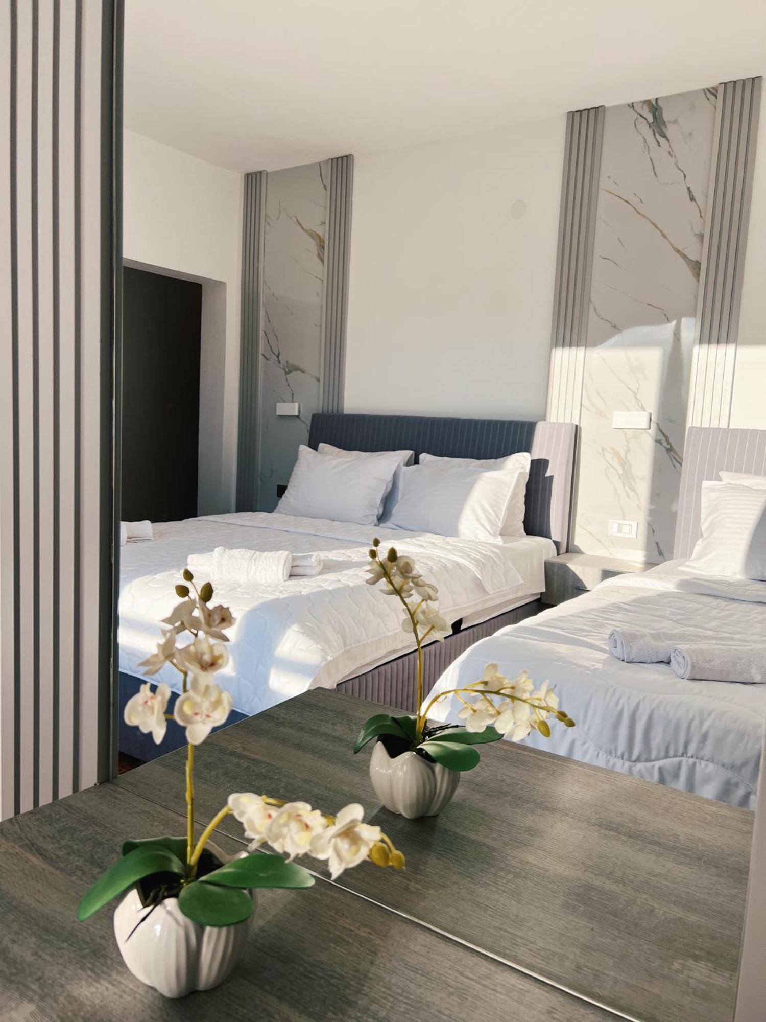 Apartments Fat E Jet - Pool & Breakfast Ulcinj Bagian luar foto
