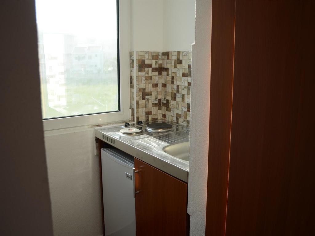 Apartments Fat E Jet - Pool & Breakfast Ulcinj Bagian luar foto