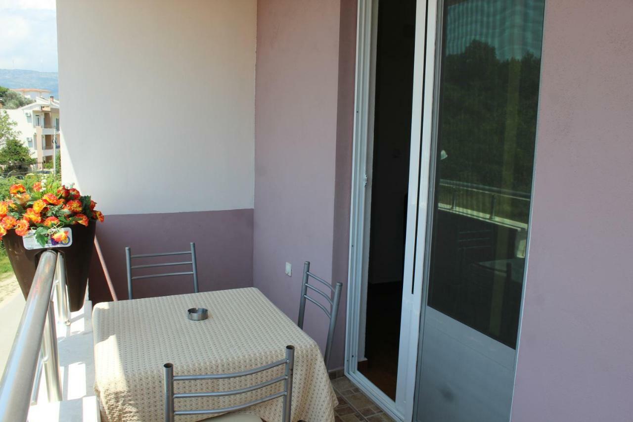 Apartments Fat E Jet - Pool & Breakfast Ulcinj Bagian luar foto