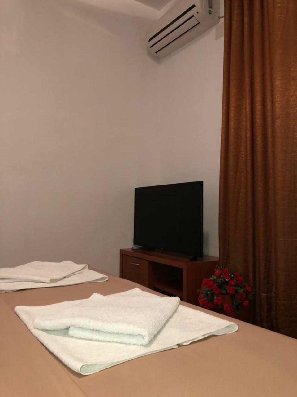 Apartments Fat E Jet - Pool & Breakfast Ulcinj Bagian luar foto